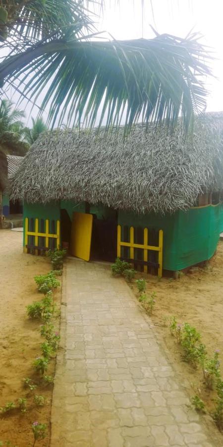 Chan Beach Resort Bahur 外观 照片